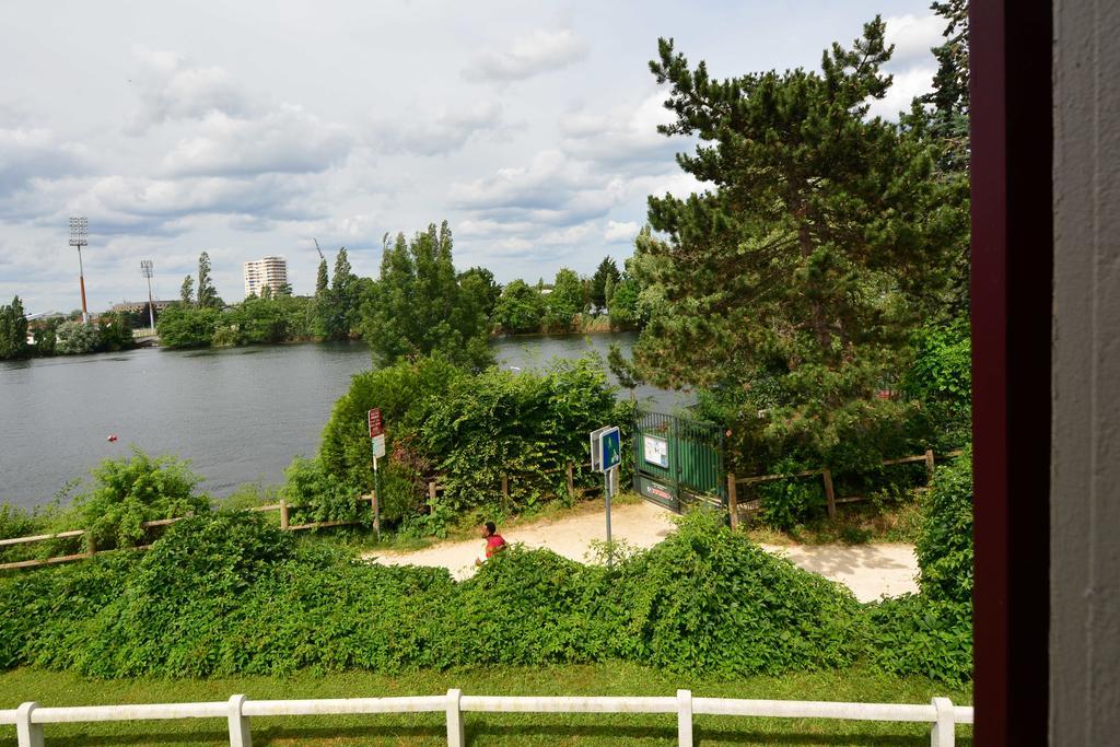 Logis - & Restaurant Des Lacs Paris Sud Viry-Châtillon