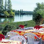 Logis - Hotel & Restaurant Des Lacs Paris Sud 