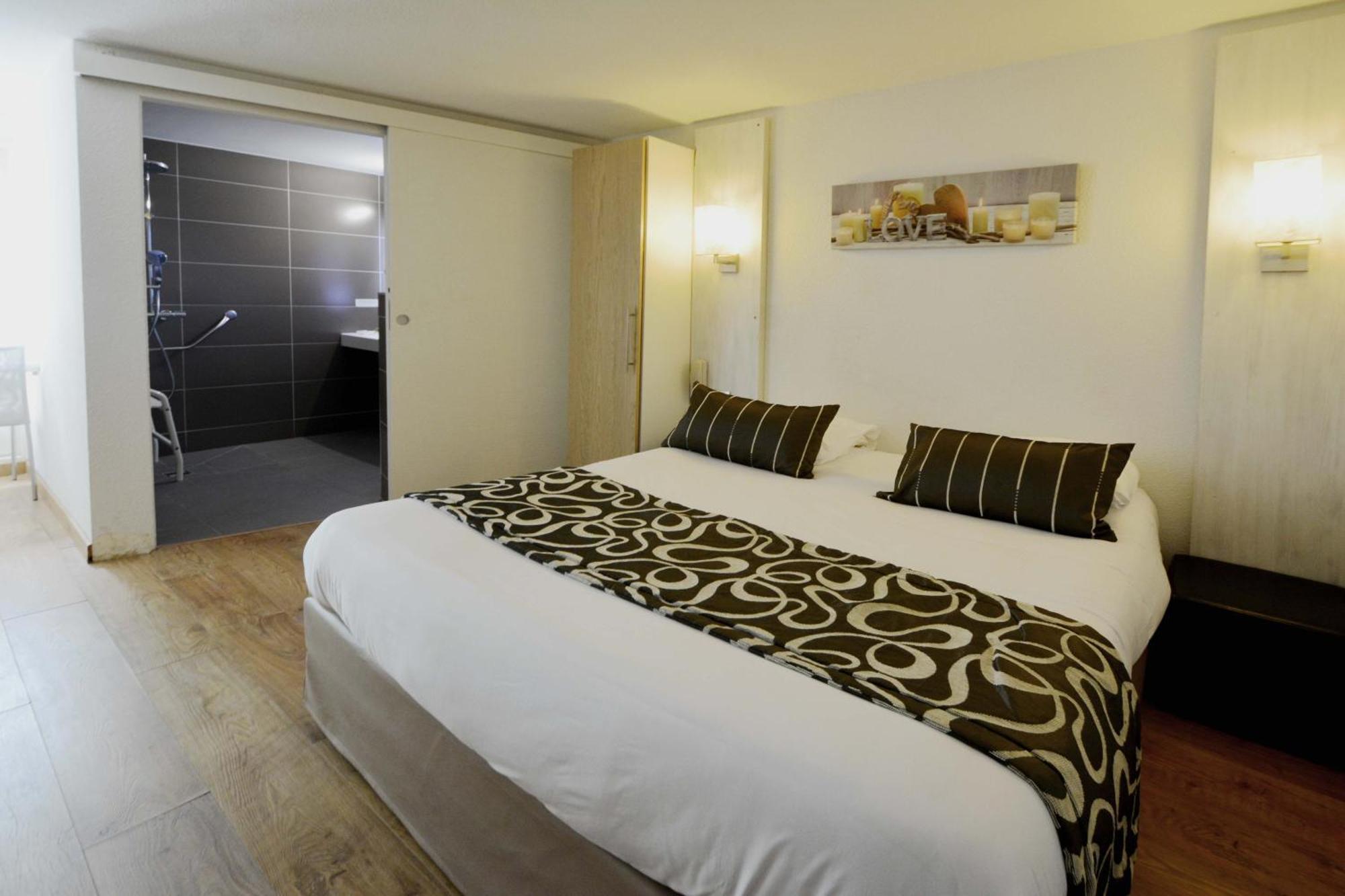 Logis - & Restaurant Des Lacs Paris Sud 3* Viry-Châtillon