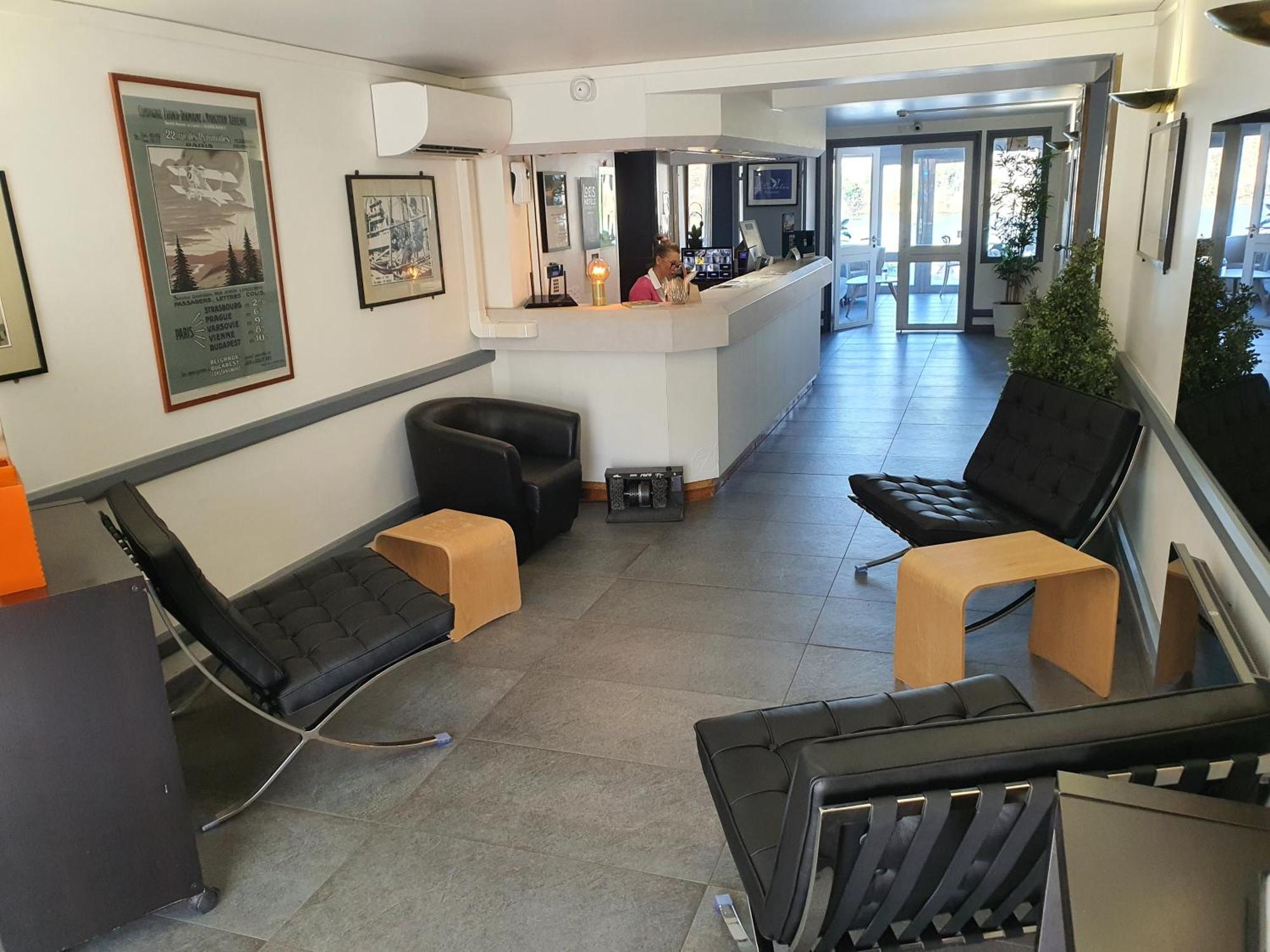 Hotel Logis - & Restaurant Des Lacs Paris Sud Viry-Châtillon