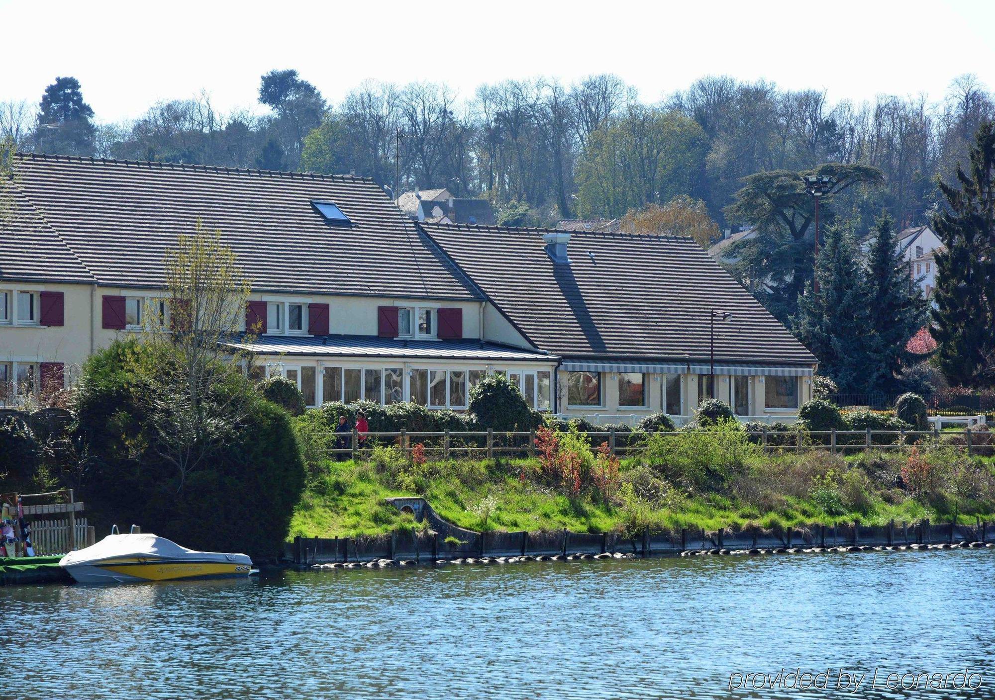 Logis - & Restaurant Des Lacs Paris Sud Viry-Châtillon