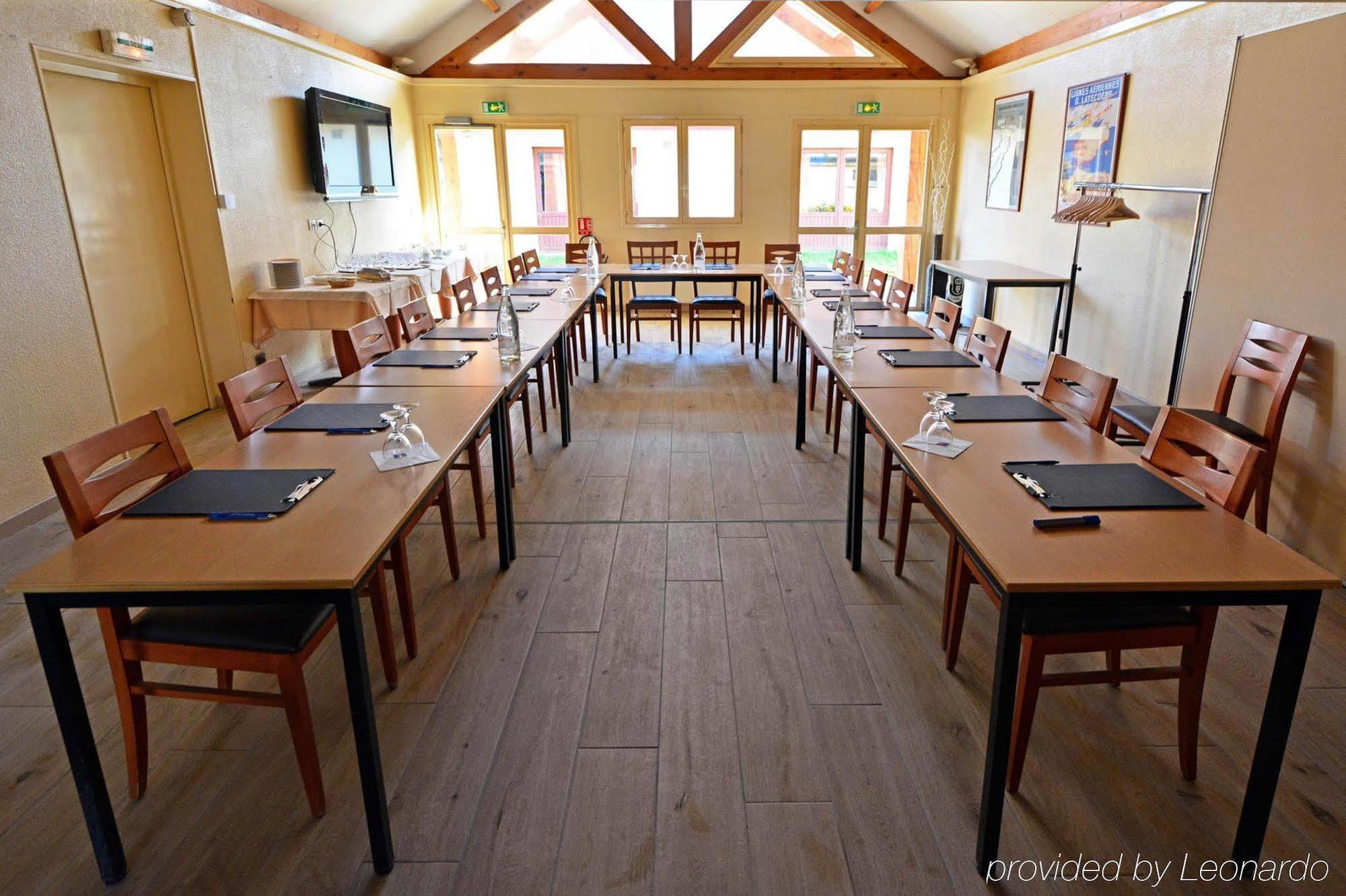Hotel Logis - & Restaurant Des Lacs Paris Sud Viry-Châtillon