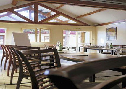 Logis - & Restaurant Des Lacs Paris Sud Hotel